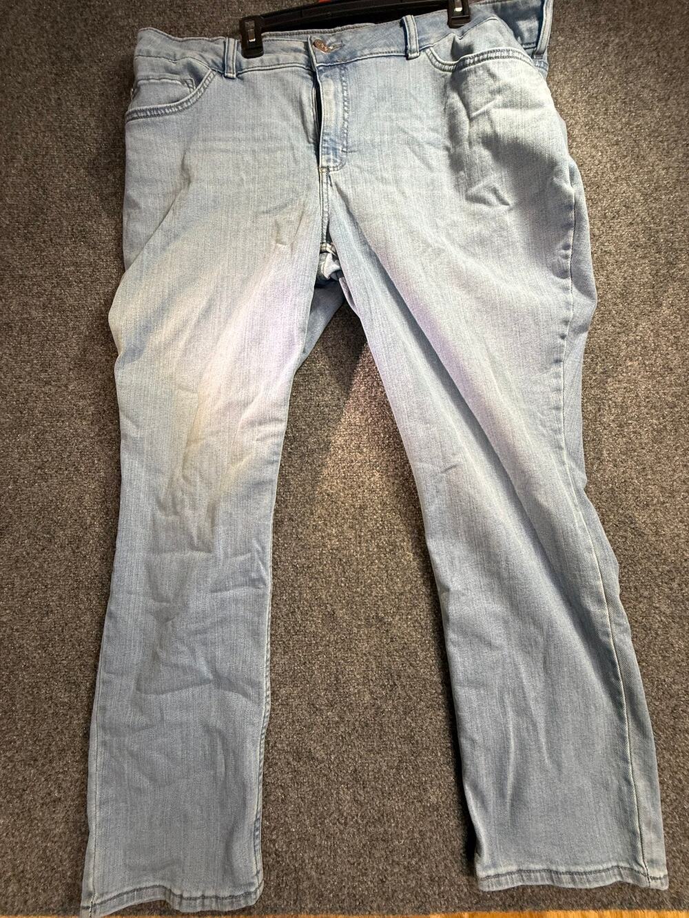 Lee Women's Plus Midrise Relaxed Fit Straight Leg Solid Casual Jeans Size 22W